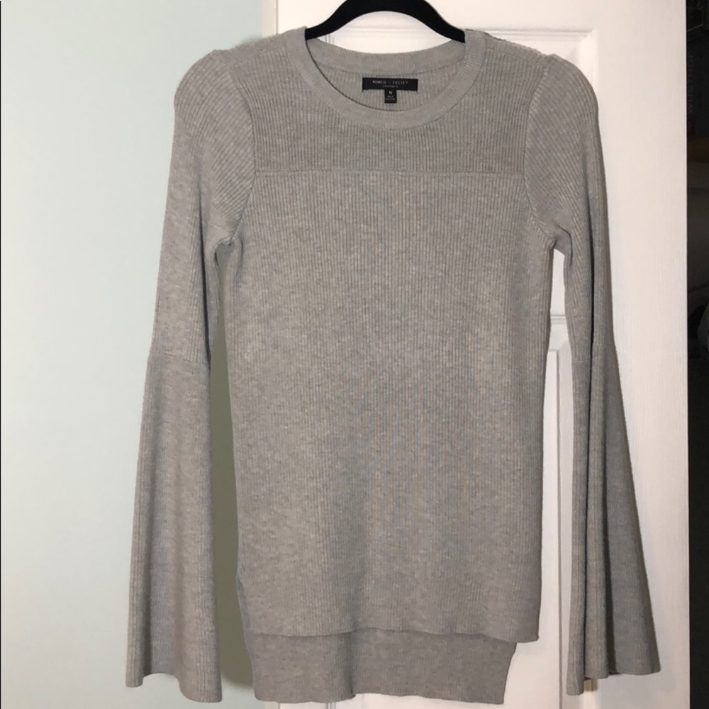 Romeo & Juliet Couture Ribbed Bell Sleeve - Size M